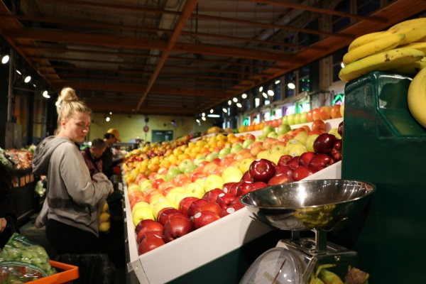 woman on a food market
